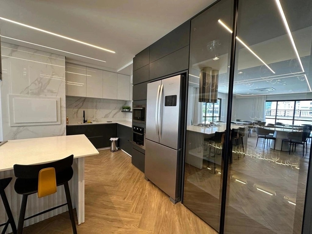 Apartamento Alto Padrão no bairro Pedra Branca: 103m² com Mobília e Sofisticação Atemporal